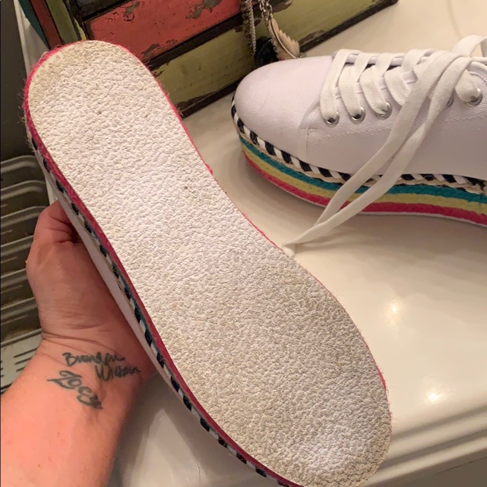 Beaty Johnson platform tennis shoes - Picture 2 of 3
